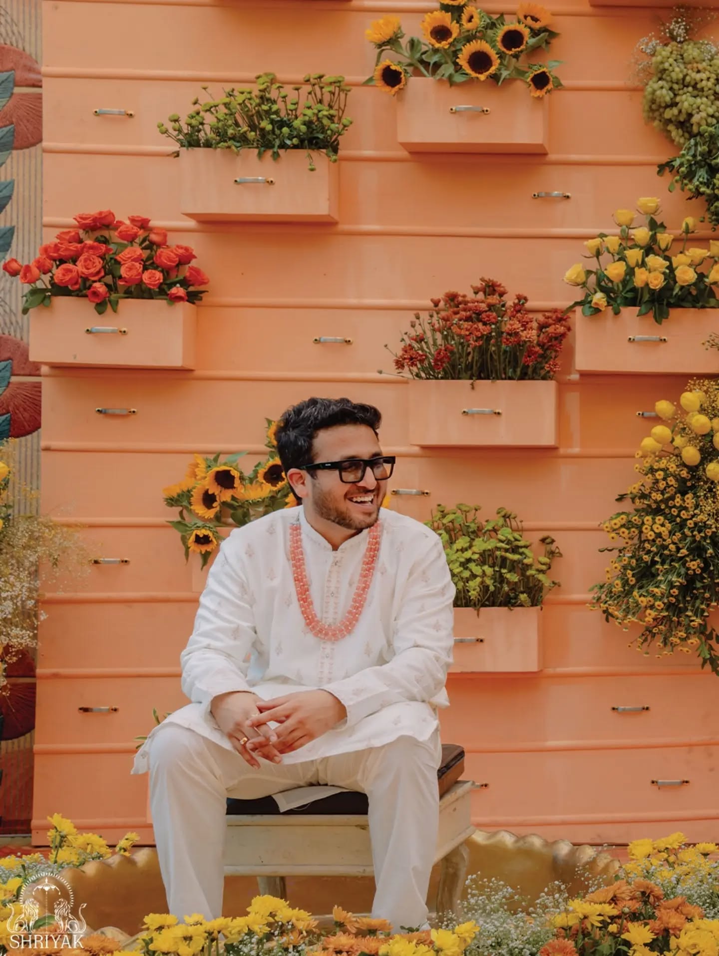 What began with crisp whites and bright smiles slowly transformed into shades of haldi, laughter, and celebration ✨
Venue: @brickbayretreat
Decor: @shiivam_eventz