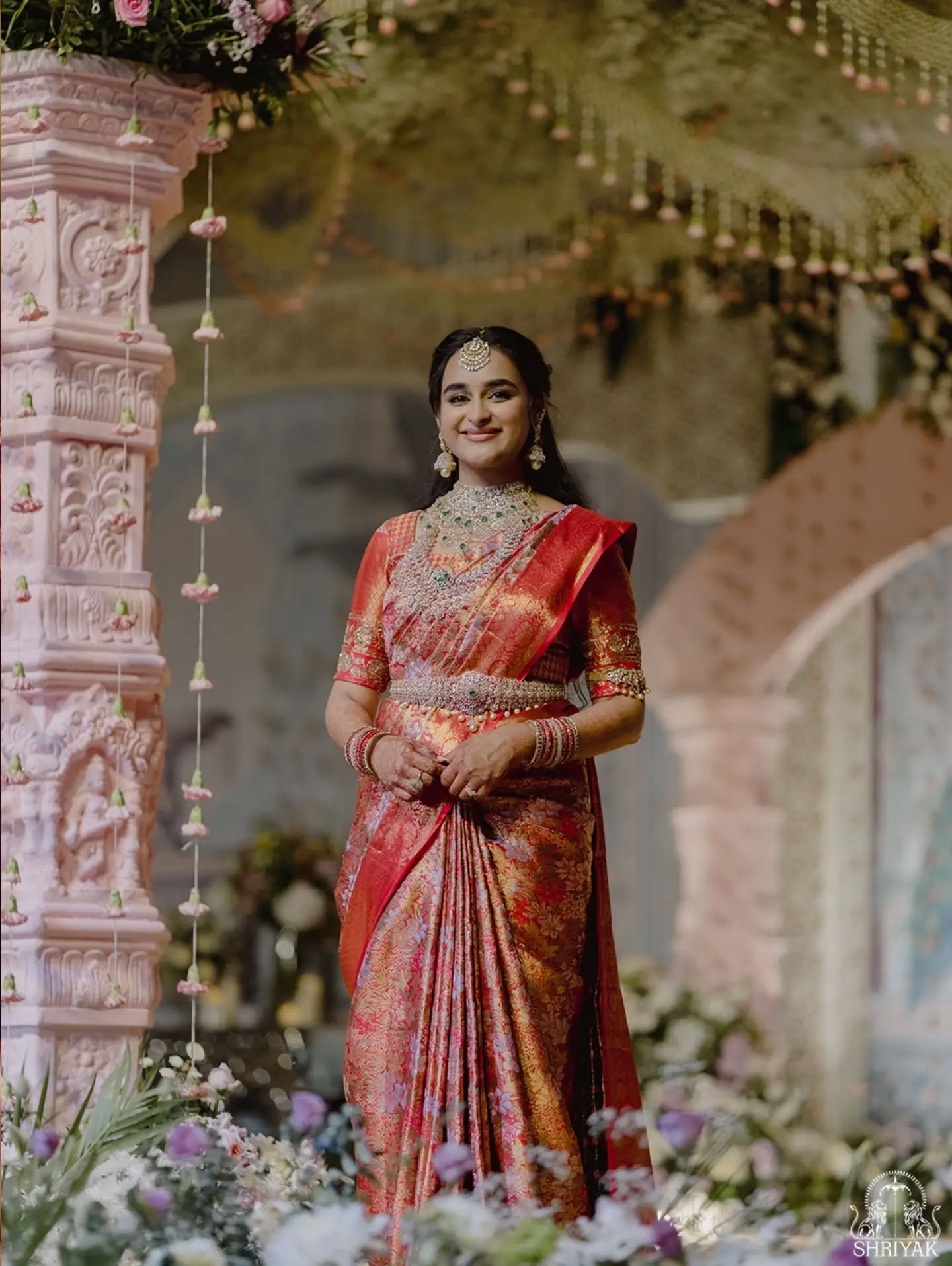 A beauty that needed no words,
just a moment to be remembered 🤍
MUA: @maneesh_katam
Decor: @popandshineevents
Jewellery: @manadiamonds
Venue: @snrconventionsandresort
Shot by: @shriyak
.
.
#bridesofhyderbad #engagement #telugubrides #weddingphotographer #pelli